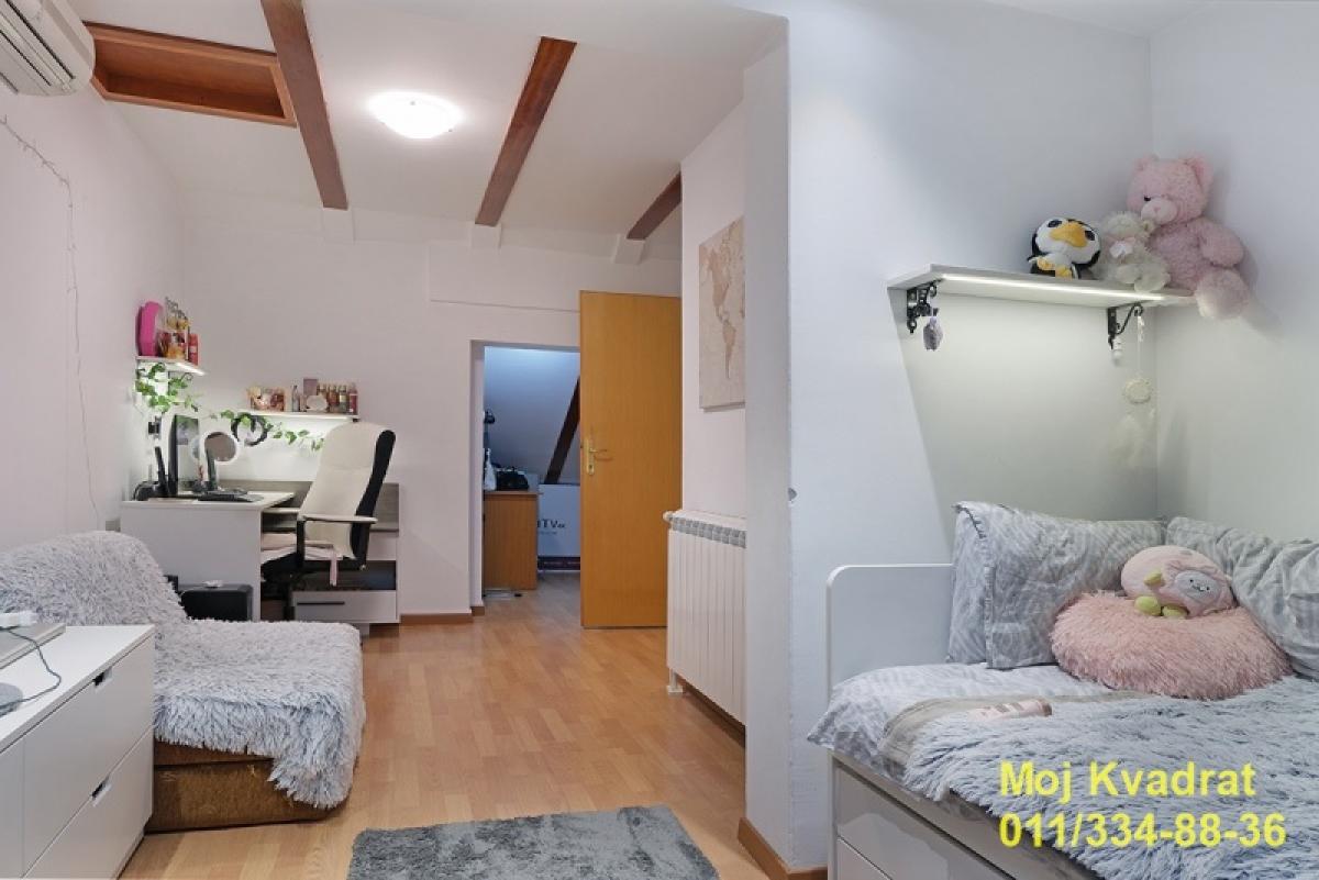 Četvorosoban stan na prodaju, Gundulićev Venac, Beograd, 104m², 4. sprat, 380.000 €