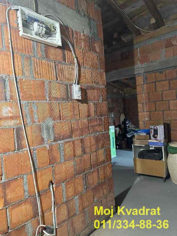 Trosoban stan na prodaju, Pašino Brdo, Beograd, 102m², 160.000 €