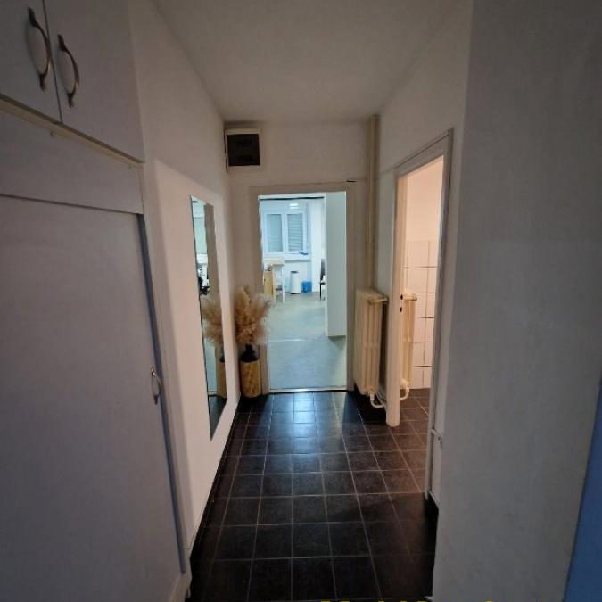Trosoban stan za izdavanje, Blok 37, Beograd, 71m², 700 €/mes