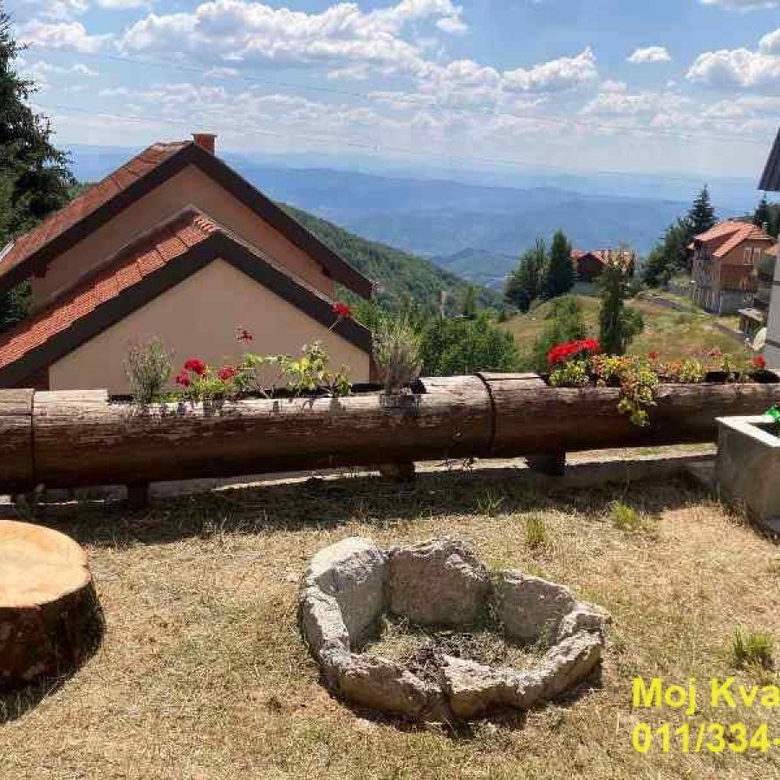Trosoban stan na prodaju, Kraljevi Čardaci, Kopaonik, 98m², 225.000 €