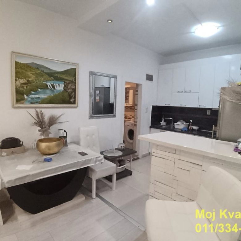 Trosoban stan na prodaju, Blok 62, Beograd, 98m², 295.000 €