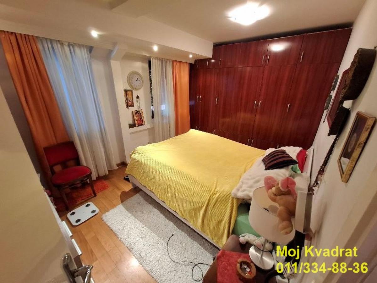 Četvoroiposoban stan na prodaju, Banovo Brdo, Beograd, 103m², 279.000 €