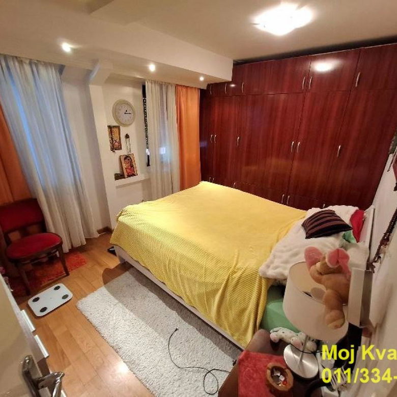 Četvoroiposoban stan na prodaju, Banovo Brdo, Beograd, 103m², 279.000 €
