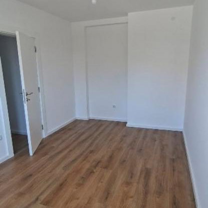 Četvorosoban stan na prodaju, Sremčica, Beograd, 94m², 165.000 €