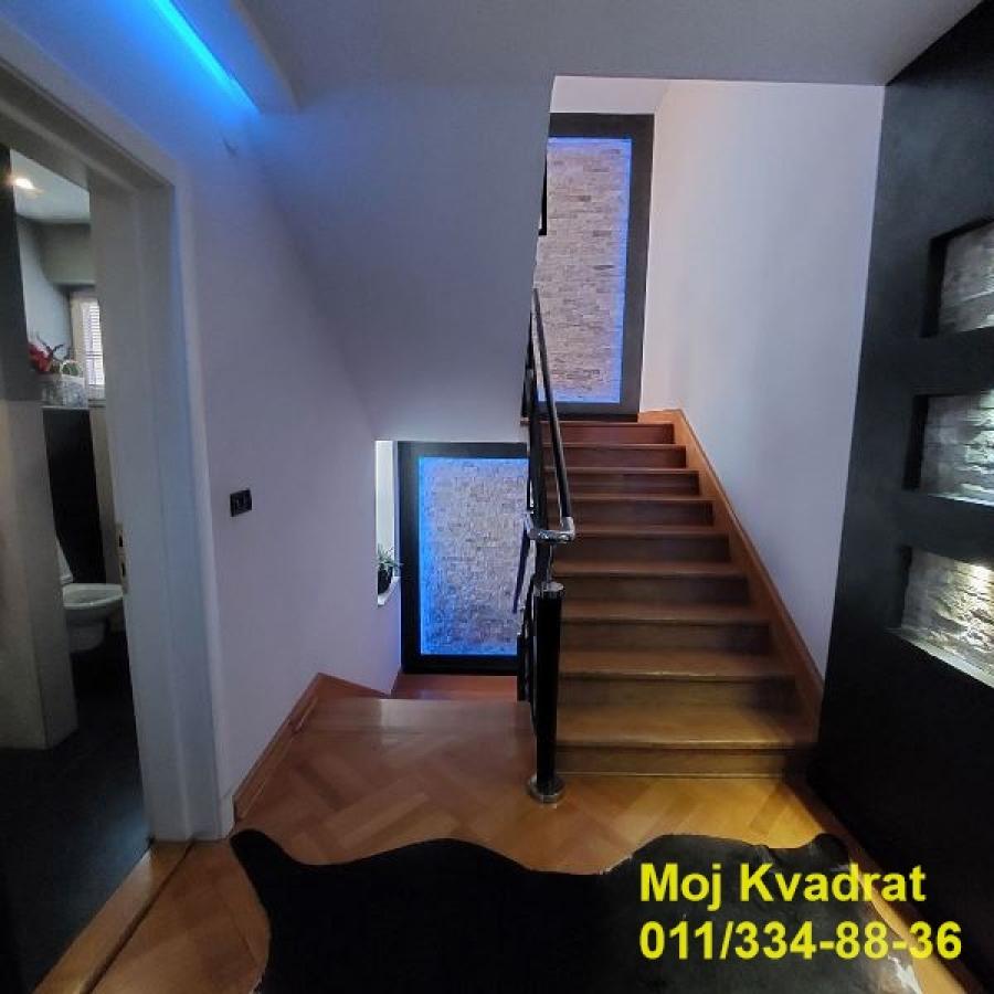 Kuća na prodaju, Banovo Brdo, Beograd, 400m², 1.300.000 €