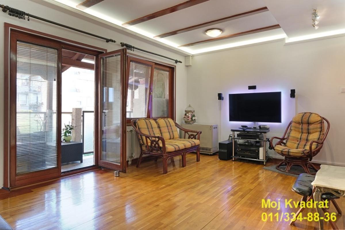 Četvorosoban stan na prodaju, Gundulićev Venac, Beograd, 104m², 4. sprat, 380.000 €