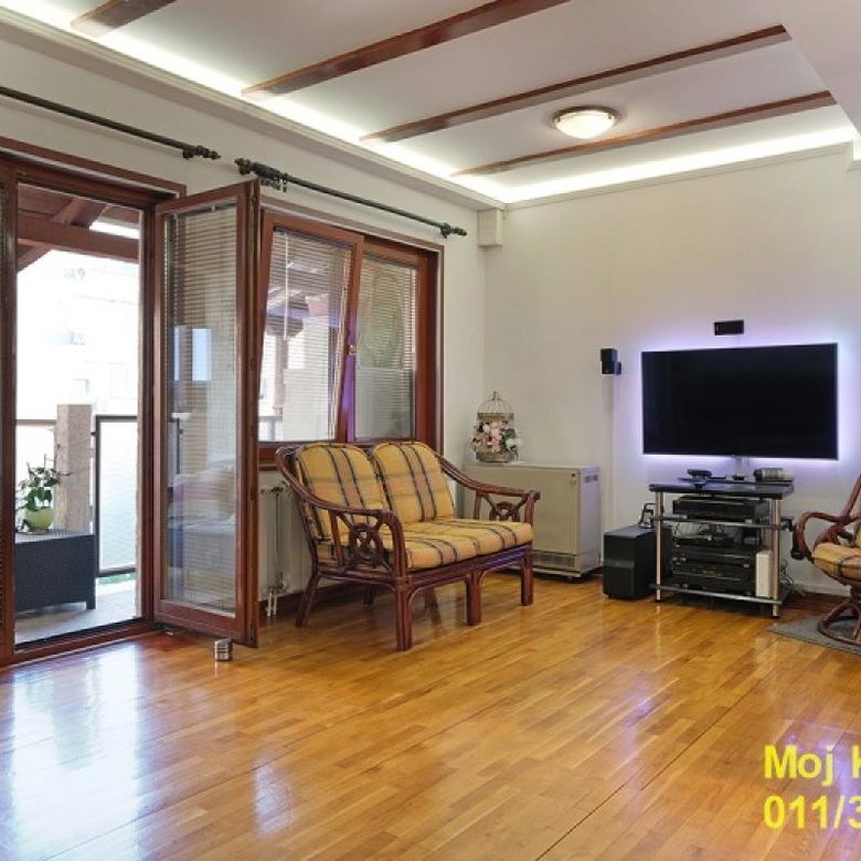 Četvorosoban stan na prodaju, Gundulićev Venac, Beograd, 104m², 4. sprat, 380.000 €