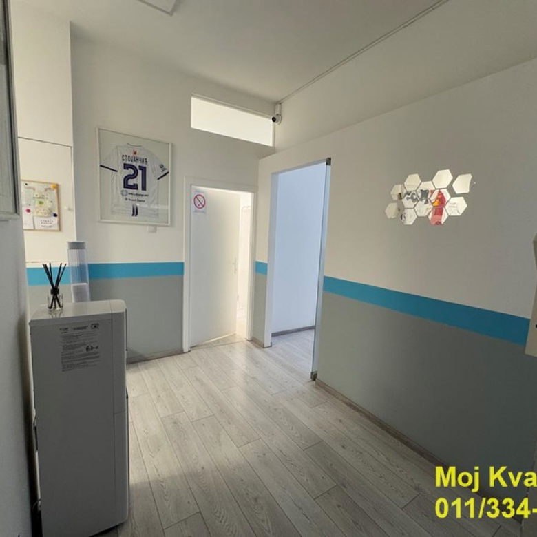 Lokal za izdavanje, Banovo Brdo, Beograd, 136m², 1.850 €/mes