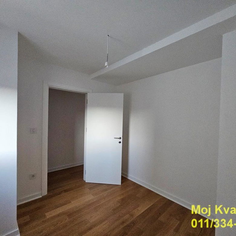 Četvorosoban stan na prodaju, Vukov Spomenik, Beograd, 110m², 415.800 €