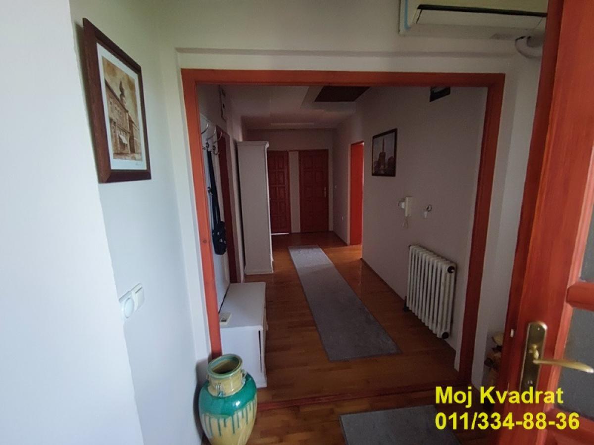 Kuća na prodaju, Višnjička Banja, Beograd, 204m², 300.000 €