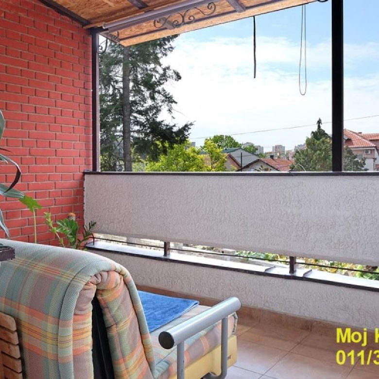 Kuća na prodaju, TC Stadion, Beograd, 250m², 500.000 €