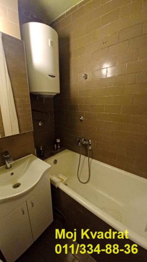 Trosoban stan na prodaju, Banovo Brdo, Beograd, 75m², 210.000 €