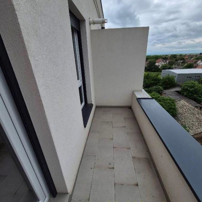 Trosoban stan na prodaju, Centar, Stara Pazova, 71m², 117.000 €