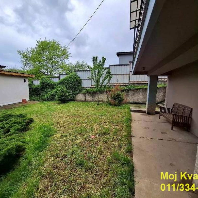 Kuća na prodaju, Sremčica, Beograd, 300m², 390.000 €