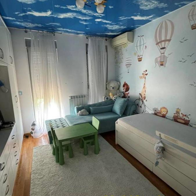 Petosoban stan na prodaju, Skojevsko Naselje, Beograd, 270m², 580.000 €
