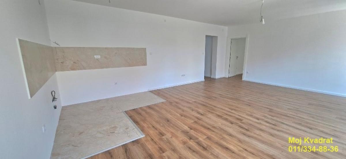 Četvorosoban stan na prodaju, Sremčica, Beograd, 94m², 165.000 €