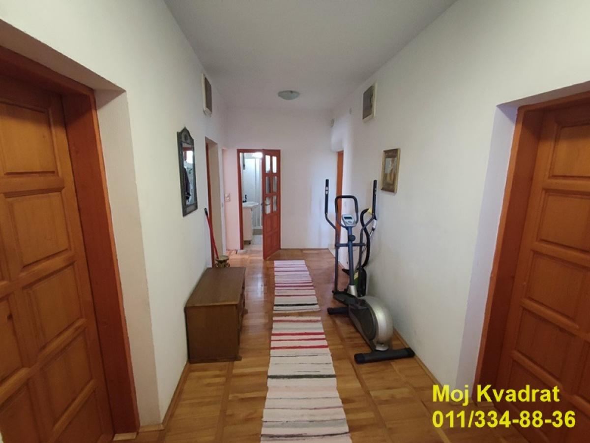 Kuća na prodaju, Višnjička Banja, Beograd, 204m², 300.000 €