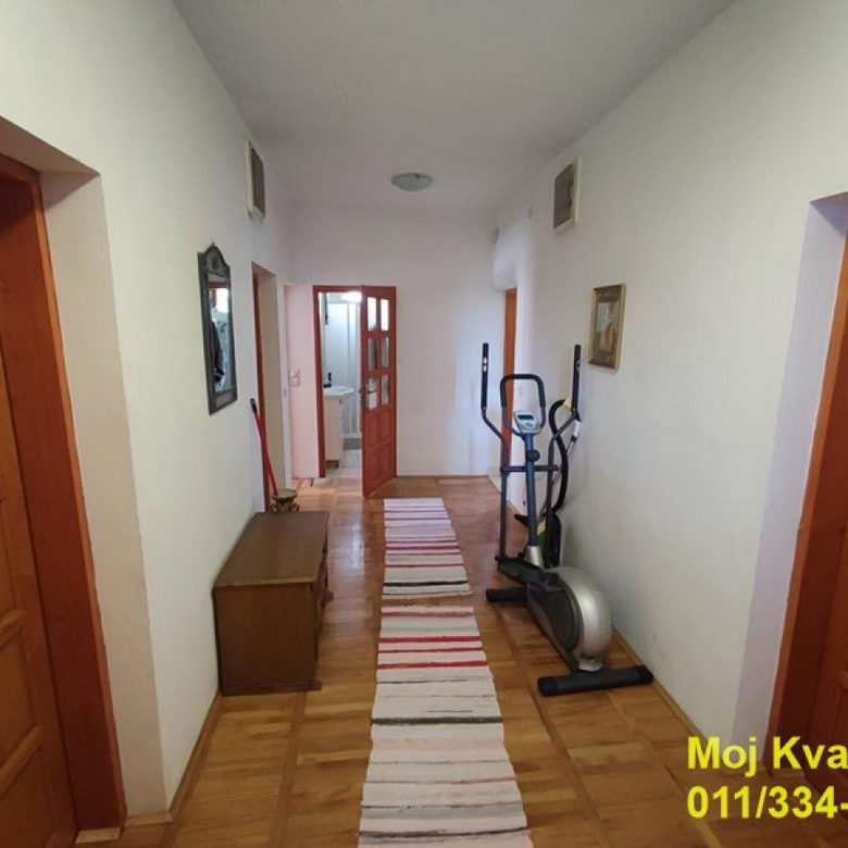 Kuća na prodaju, Višnjička Banja, Beograd, 204m², 300.000 €
