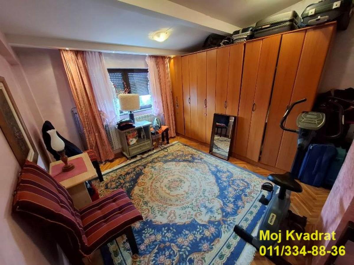 Četvoroiposoban stan na prodaju, Banovo Brdo, Beograd, 103m², 279.000 €