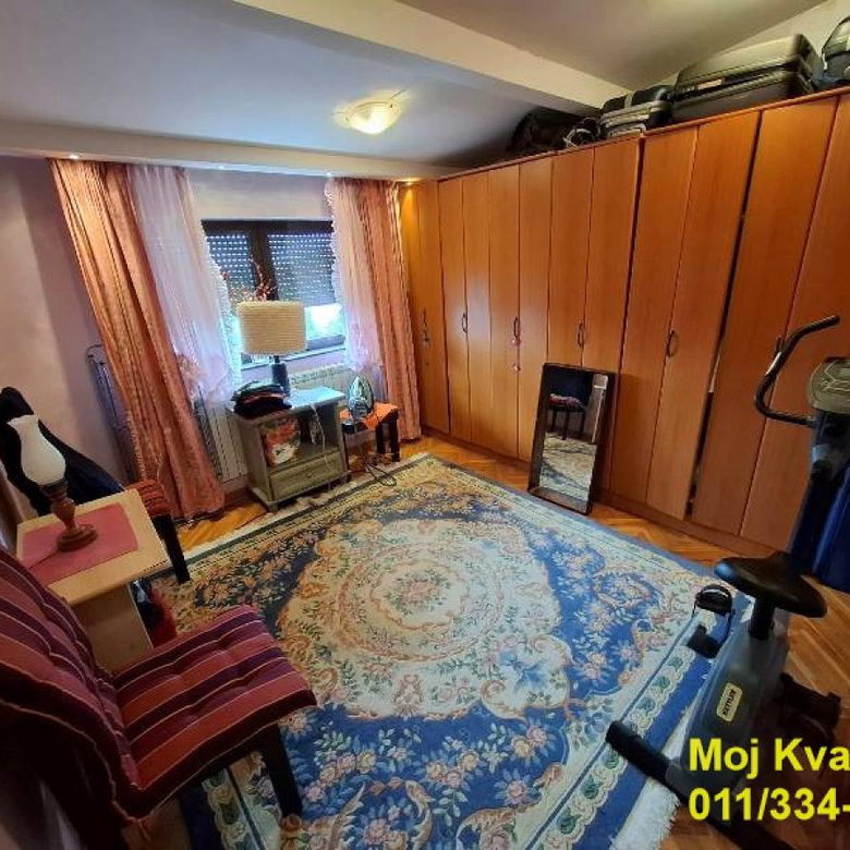 Četvoroiposoban stan na prodaju, Banovo Brdo, Beograd, 103m², 279.000 €