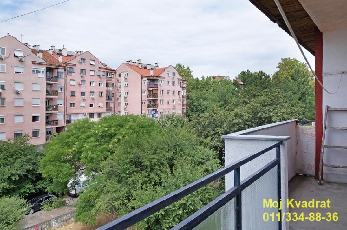 Trosoban stan na prodaju, Karaburma, Beograd, 68m², 153.000 €