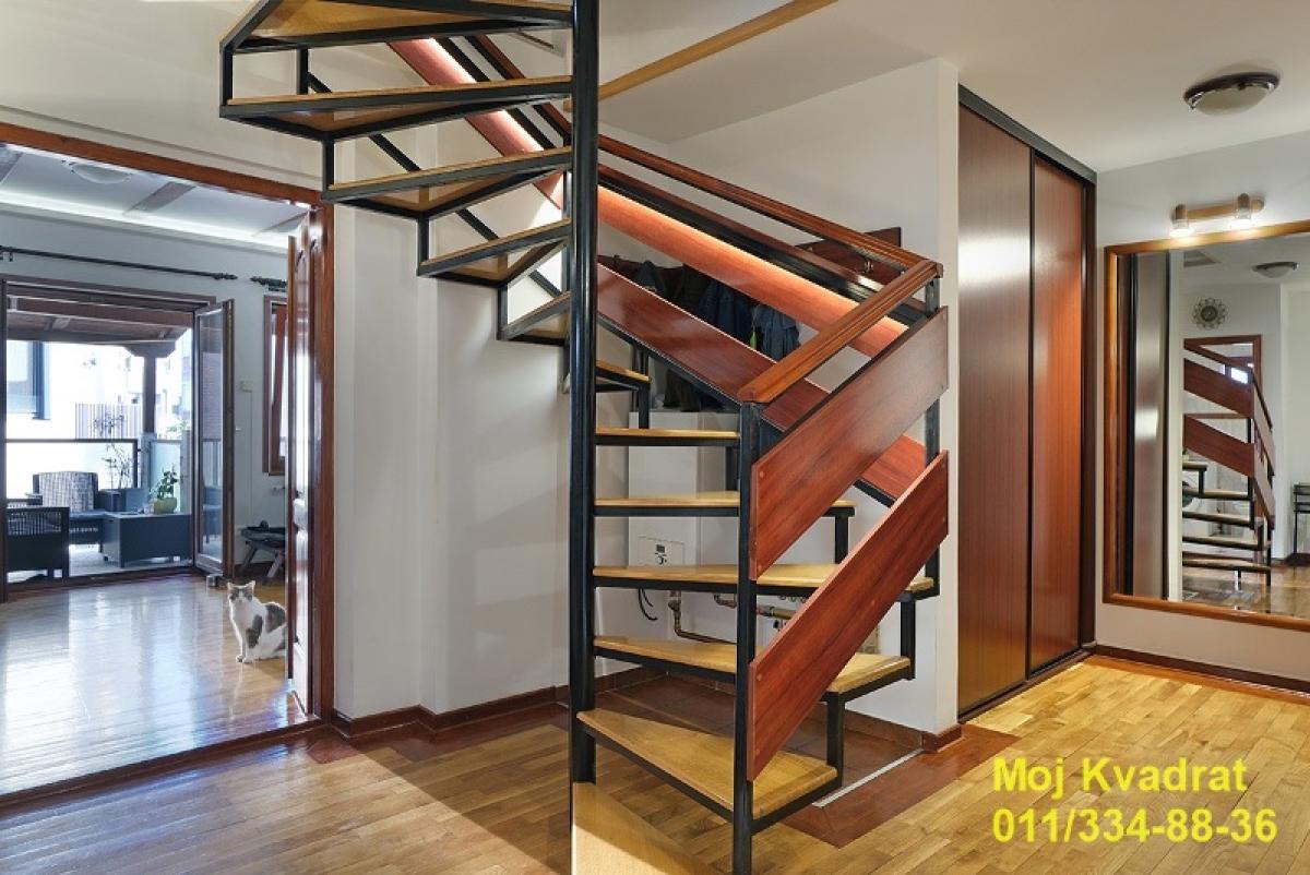 Četvorosoban stan na prodaju, Gundulićev Venac, Beograd, 104m², 4. sprat, 380.000 €