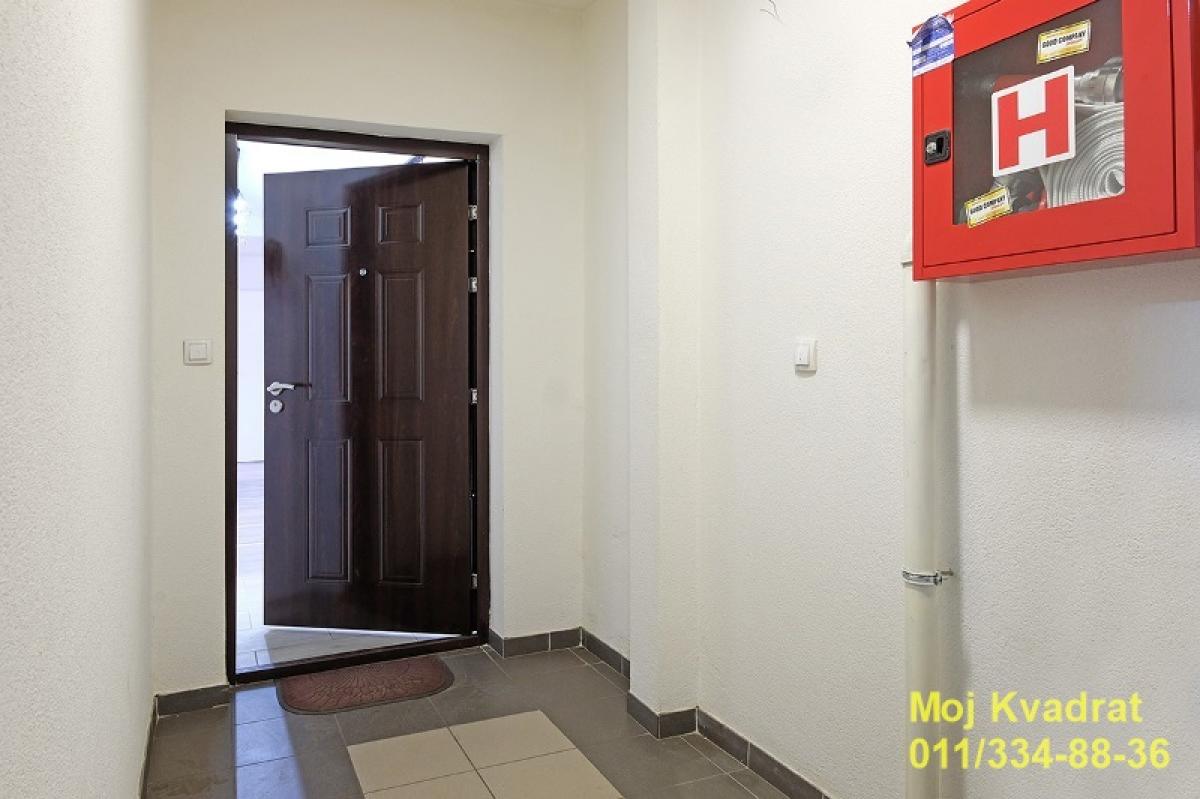 Trosoban stan na prodaju, Veliko Gradište, 75m², 75.600 €