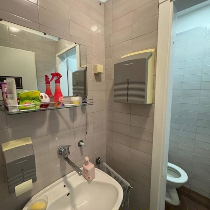 Lokal za izdavanje, Banovo Brdo, Beograd, 136m², 1.850 €/mes