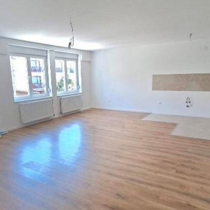 Četvorosoban stan na prodaju, Sremčica, Beograd, 94m², 165.000 €