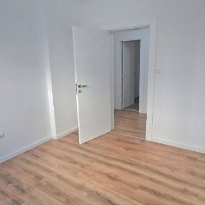 Četvorosoban stan na prodaju, Sremčica, Beograd, 94m², 165.000 €