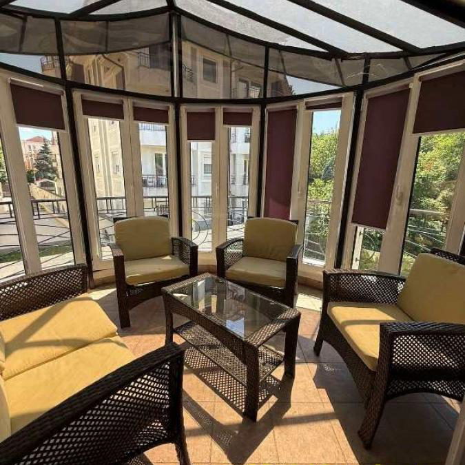 Kuća za izdavanje, FON, Beograd, 312m², 4.000 €/mes