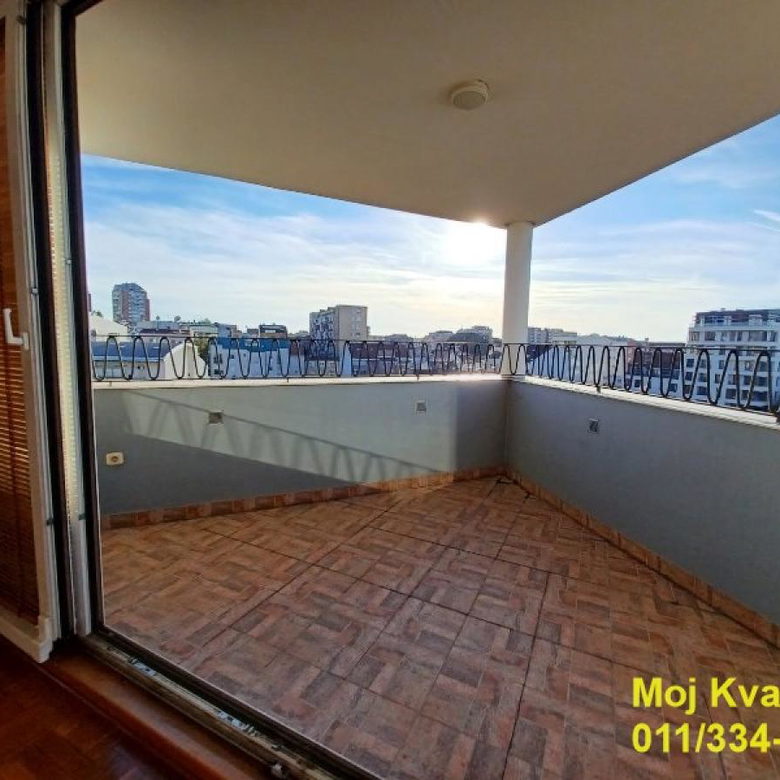 Petosoban stan na prodaju, Đeram Pijaca, Beograd, 220m², 398.000 €
