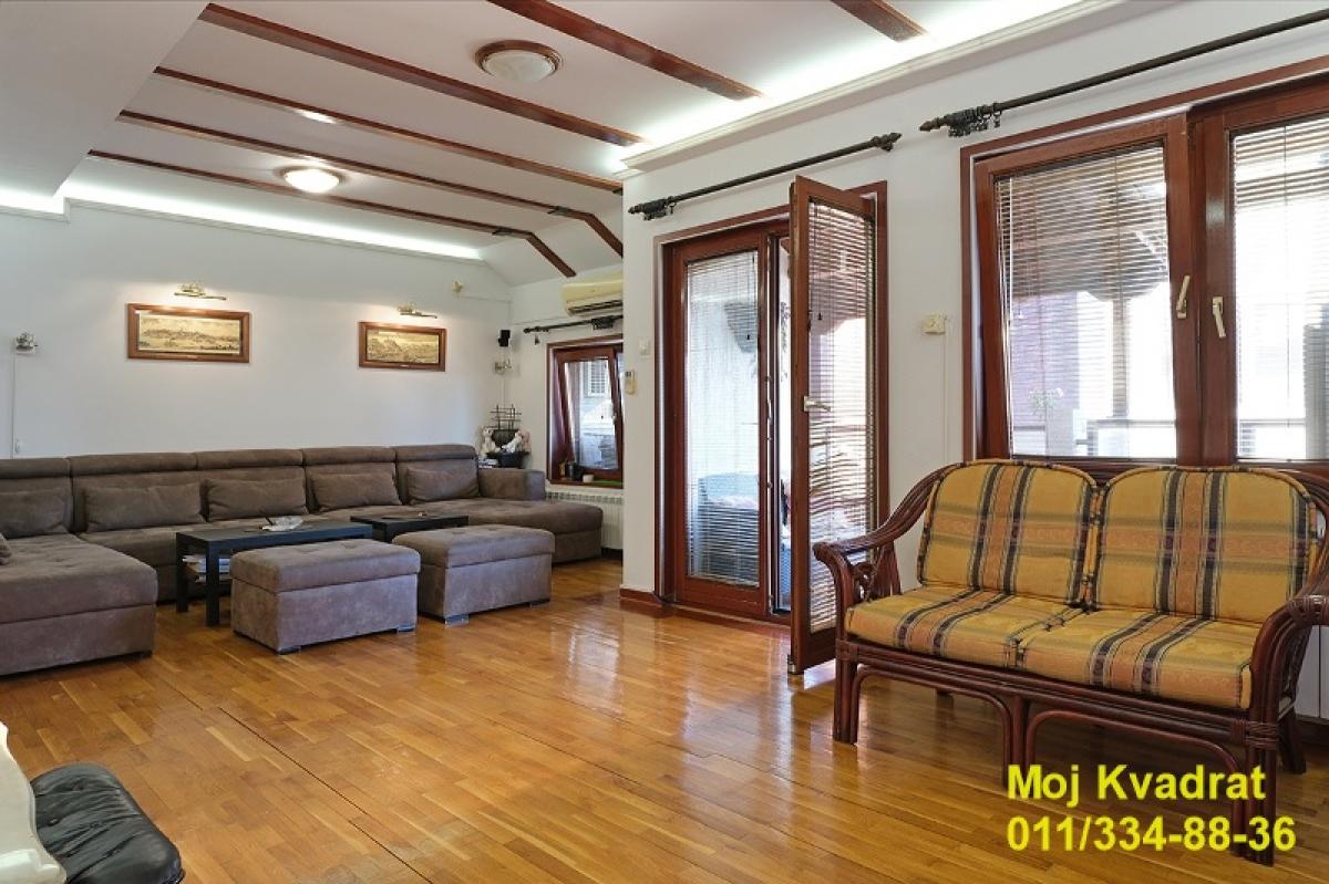 Četvorosoban stan na prodaju, Gundulićev Venac, Beograd, 104m², 4. sprat, 380.000 €