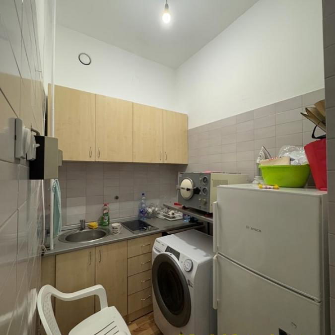 Lokal za izdavanje, Banovo Brdo, Beograd, 136m², 1.850 €/mes