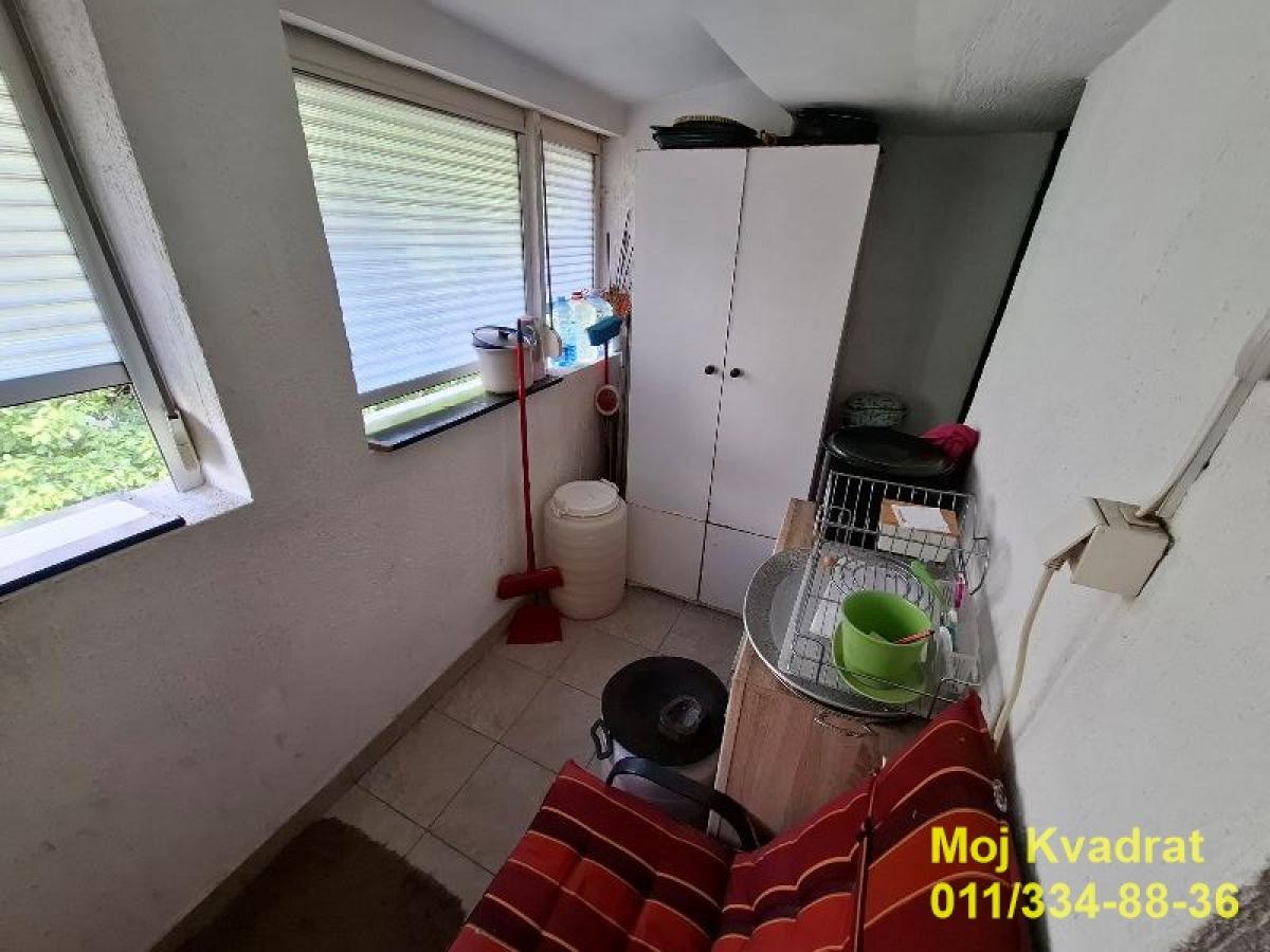 Četvoroiposoban stan na prodaju, Banovo Brdo, Beograd, 103m², 279.000 €