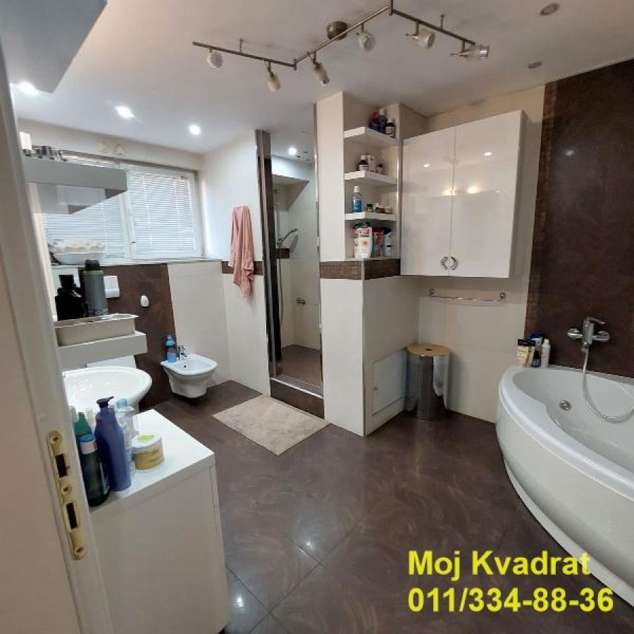 Kuća na prodaju, Banovo Brdo, Beograd, 400m², 1.300.000 €