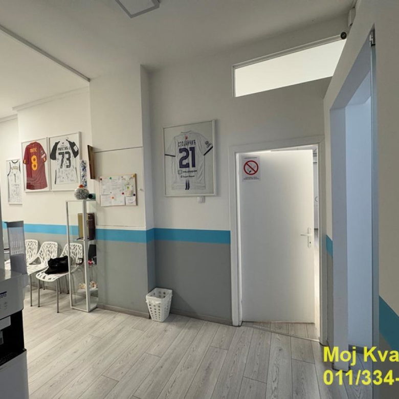 Lokal za izdavanje, Banovo Brdo, Beograd, 136m², 1.850 €/mes