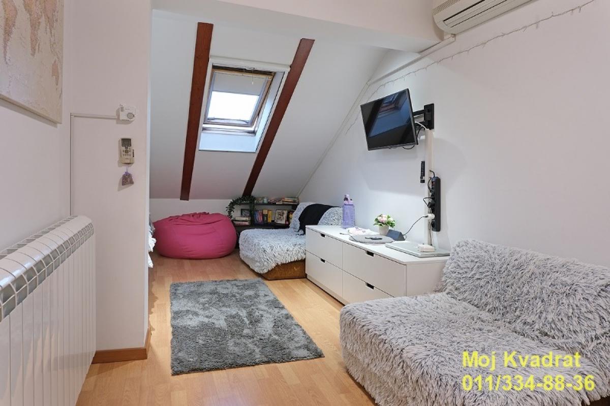 Četvorosoban stan na prodaju, Gundulićev Venac, Beograd, 104m², 4. sprat, 380.000 €