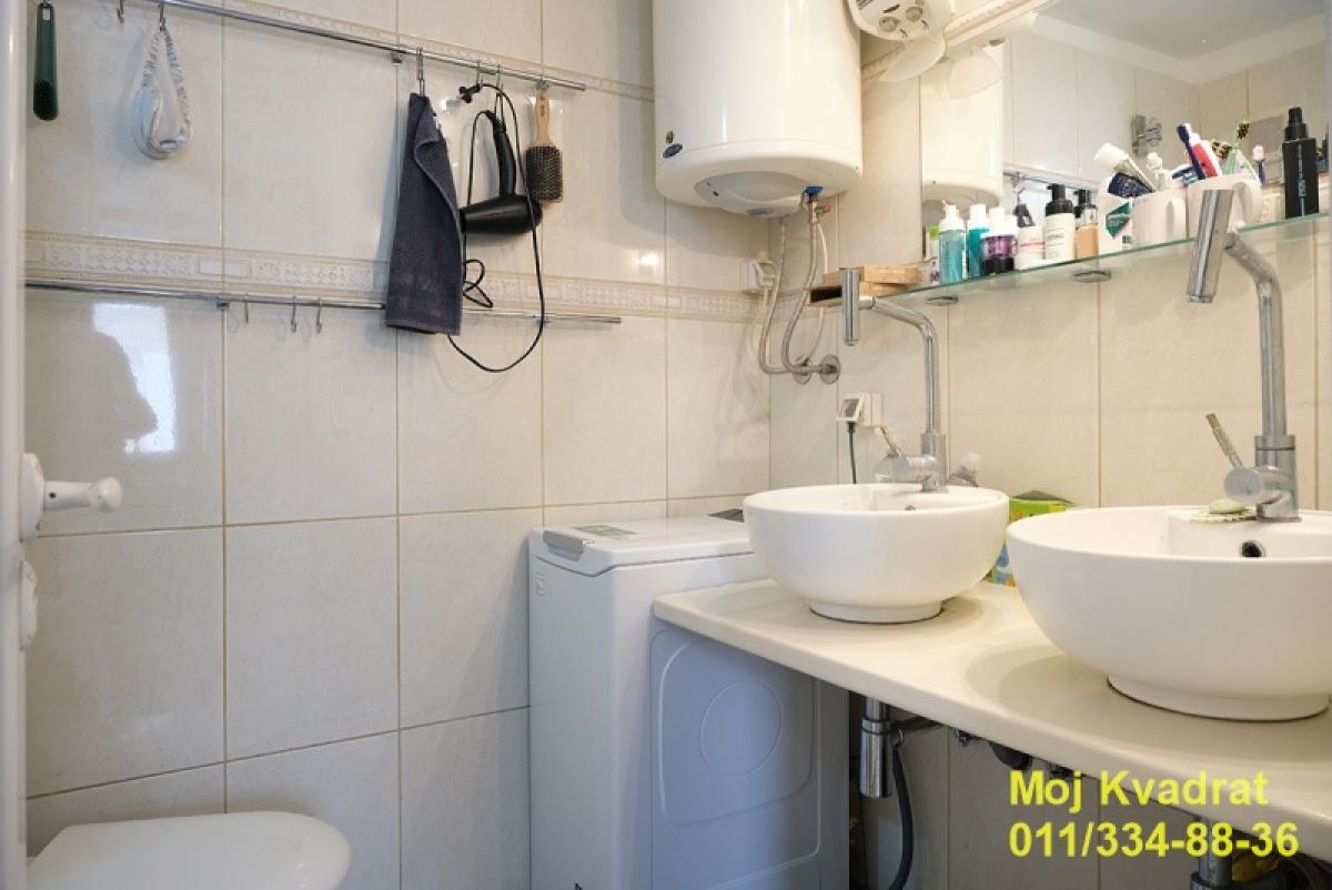 Četvorosoban stan na prodaju, Denkova Bašta, Beograd, 99m², 380.000 €