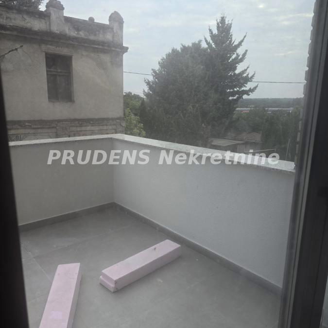 Trosoban stan na prodaju, Banovo Brdo, Beograd, 79.45m², 277.380 €