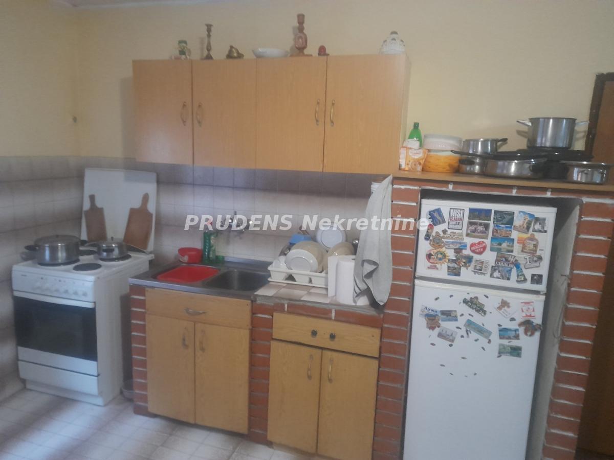 Kuća na prodaju, Surčin, Beograd, 465m², 765.000 €