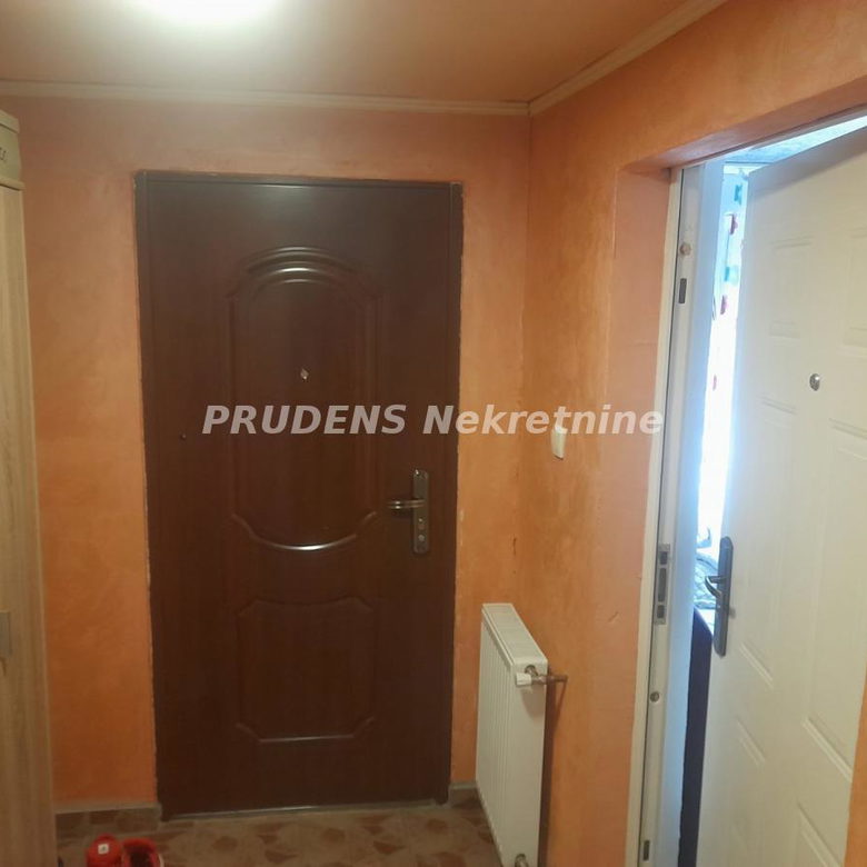 Kuća na prodaju, Deč, Pećinci, 90m², 60.000 €