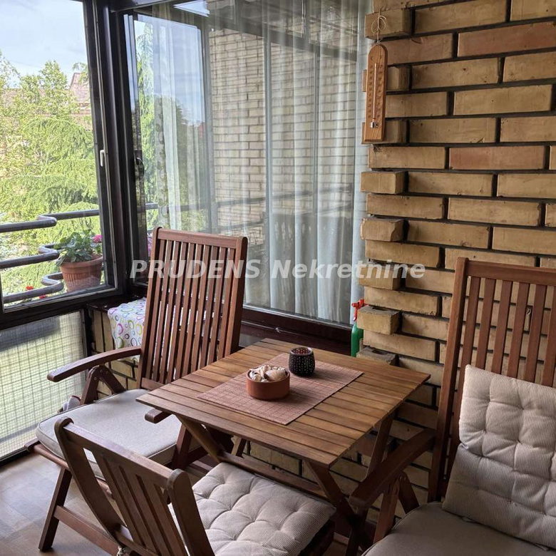 Četvorosoban stan na prodaju, Cerak Vinogradi, Beograd, 94m², 270.000 €