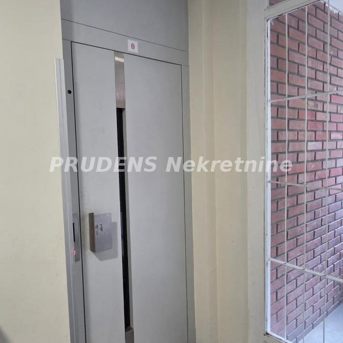 Četvorosoban stan na prodaju, Bulevar Despota Stefana, Beograd, 114m², 350.000 €