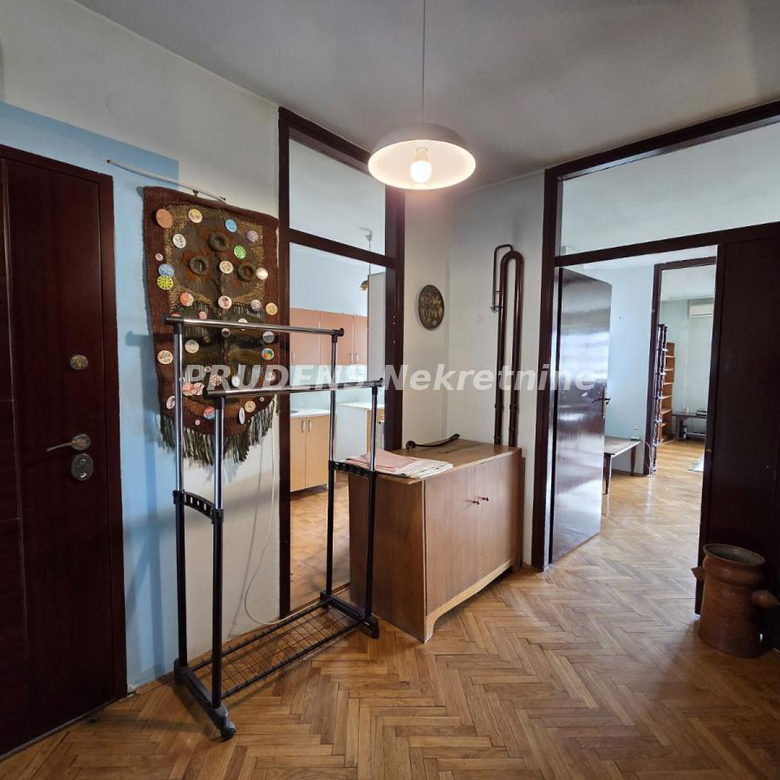 Četvorosoban stan na prodaju, Bulevar Despota Stefana, Beograd, 114m², 350.000 €