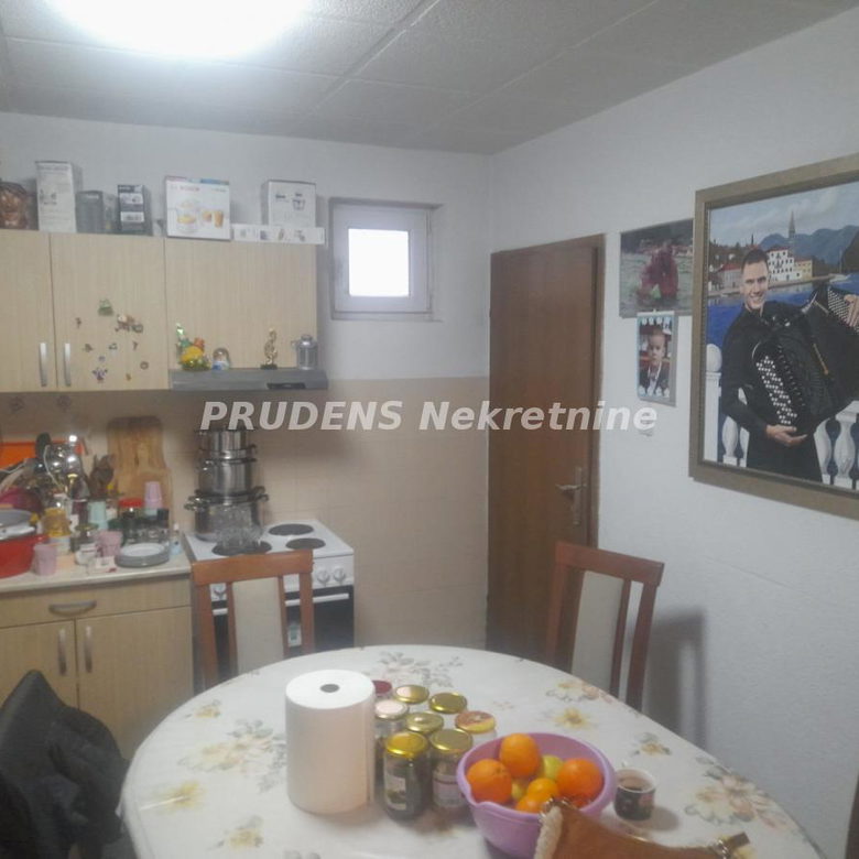 Kuća na prodaju, Surčin, Beograd, 465m², 765.000 €