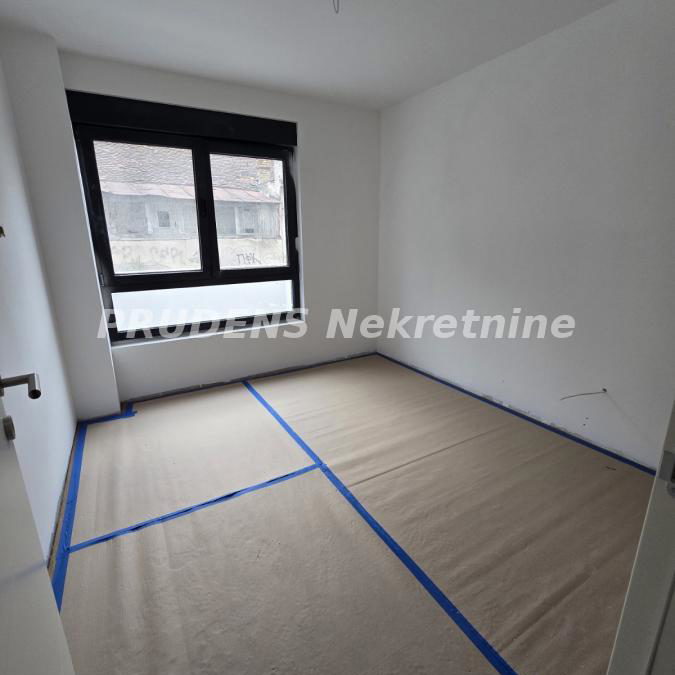 Trosoban stan na prodaju, Banovo Brdo, Beograd, 79.45m², 277.380 €