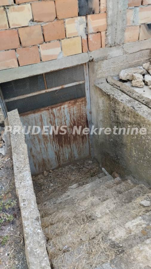 Kuća na prodaju, Dobanovci, Beograd, 300m², 350.000 €