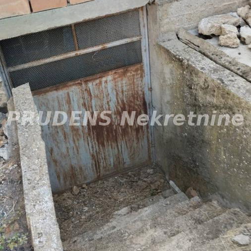 Kuća na prodaju, Dobanovci, Beograd, 300m², 350.000 €