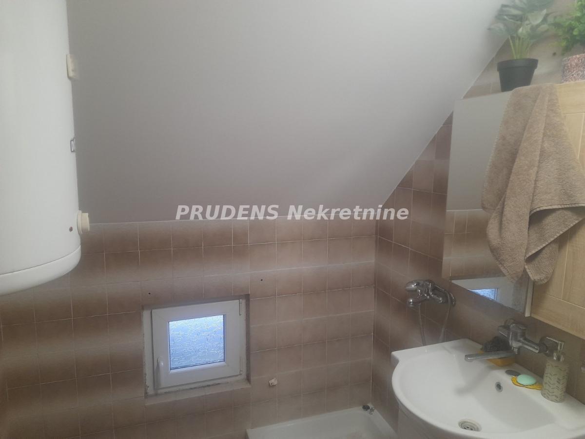 Kuća na prodaju, Surčin, Beograd, 465m², 765.000 €